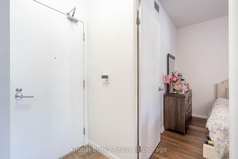 Photo 5 at #215 - 215 Fort York Boulevard, Niagara, Toronto