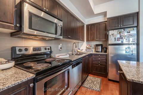 Photo 9 at #215 - 215 Fort York Boulevard, Niagara, Toronto