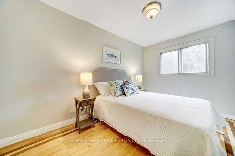 Photo 8 at 72 Lowry Square, Malvern, Toronto