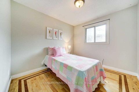 Photo 10 at 72 Lowry Square, Malvern, Toronto