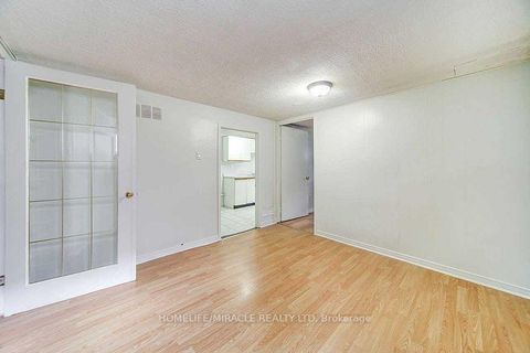 Photo 14 at 72 Lowry Square, Malvern, Toronto