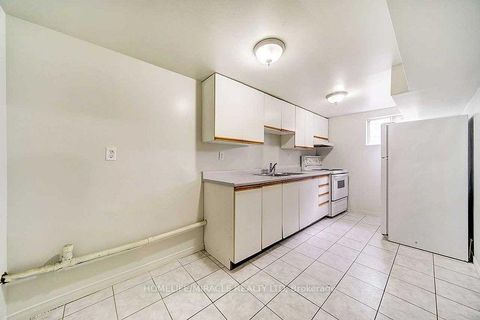 Photo 15 at 72 Lowry Square, Malvern, Toronto