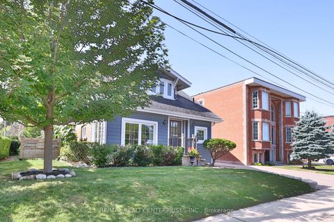 Photo 1 at 44 Mississauga Road N, Port Credit, Mississauga