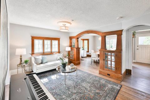 Photo 4 at 44 Mississauga Road N, Port Credit, Mississauga