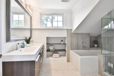 Photo 17 at 44 Mississauga Road N, Port Credit, Mississauga