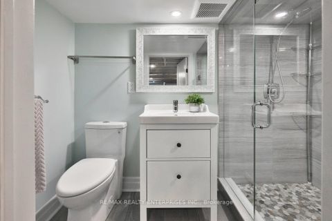 Photo 24 at 44 Mississauga Road N, Port Credit, Mississauga