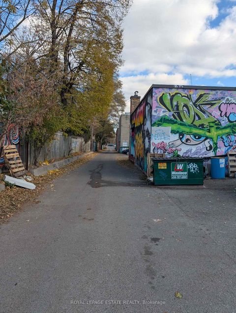 Photo 10 at 804 Eglinton Avenue E, Leaside, Toronto