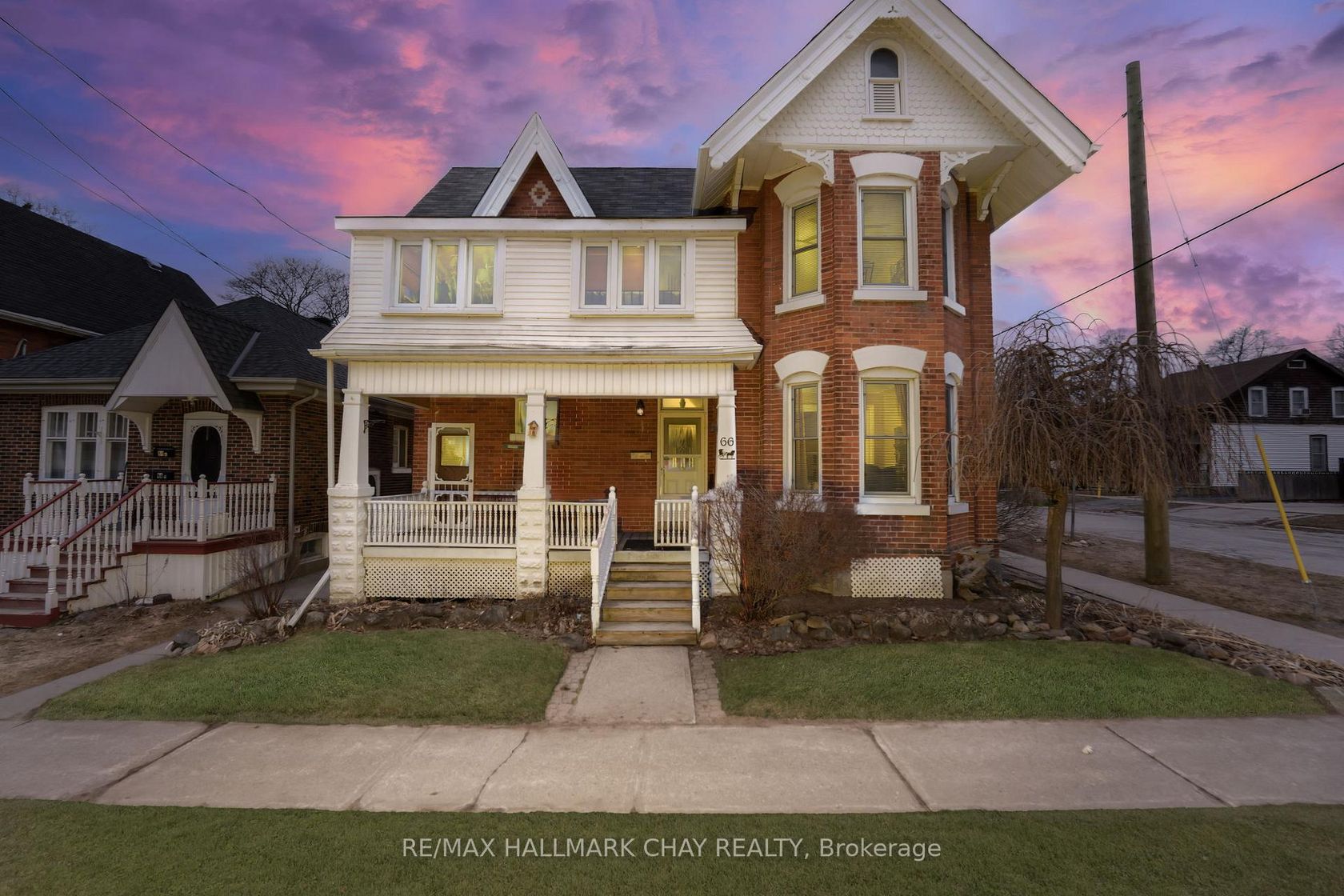 #1, #2 - 66 Parkside Drive, Queen