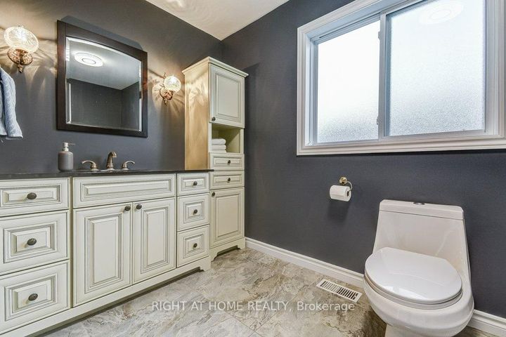 Photo 10 at 156 Gracehill Crescent, Rural Flamborough, Hamilton