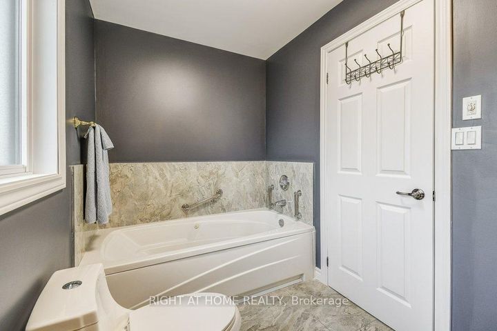 Photo 11 at 156 Gracehill Crescent, Rural Flamborough, Hamilton