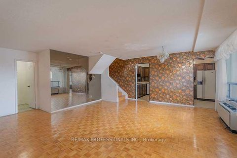 Photo 6 at D13 - 288 Mill Road, Markland Wood, Toronto