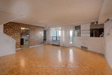 Photo 8 at D13 - 288 Mill Road, Markland Wood, Toronto