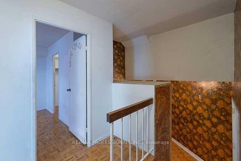 Photo 19 at D13 - 288 Mill Road, Markland Wood, Toronto