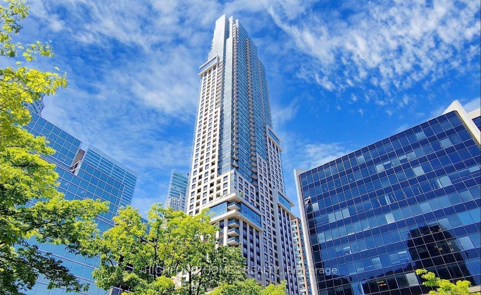 301 - 88 Scott Street, Yonge Corridor, Toronto by Loree Meneguzzi Real Estate 301 - 88 Scott Street, Yonge Corridor, Toronto