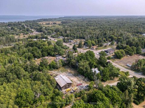 Photo 5 at 31254 Lake Ridge Road, Pefferlaw, Georgina