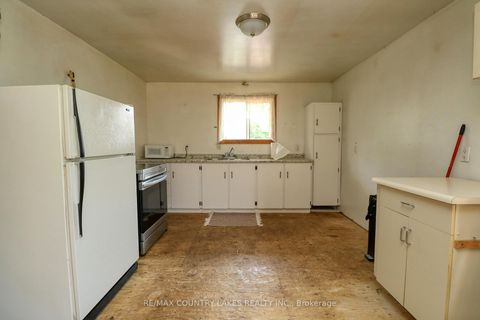 Photo 8 at 31254 Lake Ridge Road, Pefferlaw, Georgina