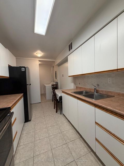 Photo 5 at 209 - 340 Dixon Road, The Westway, Toronto