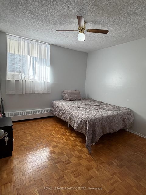 Photo 11 at 209 - 340 Dixon Road, The Westway, Toronto