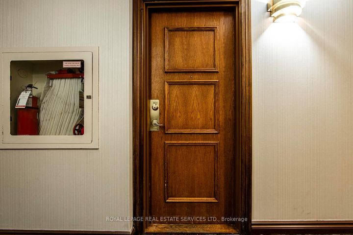 Photo 4 at 901 - 1700 Eglinton Avenue E, Victoria Village, Toronto