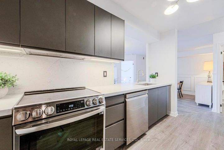 Photo 10 at 901 - 1700 Eglinton Avenue E, Victoria Village, Toronto