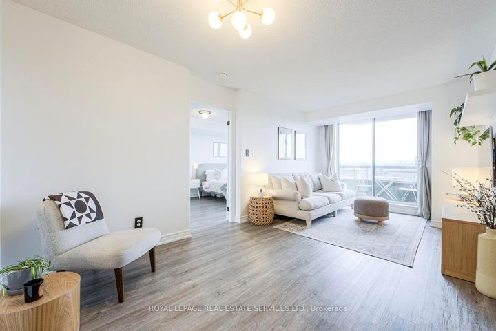 Photo 16 at 901 - 1700 Eglinton Avenue E, Victoria Village, Toronto