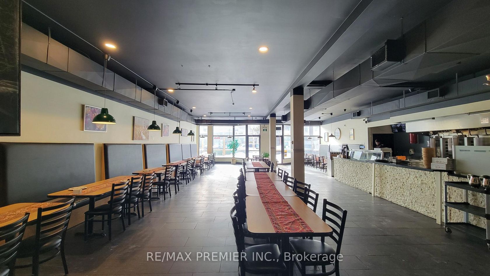 Main - 940 Danforth Avenue, Danforth, Toronto photo number 2