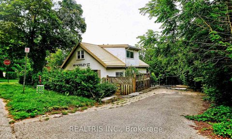 Photo 0 at 149 Worsley Street, City Centre, Barrie