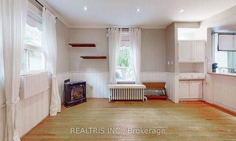 Photo 2 at 149 Worsley Street, City Centre, Barrie