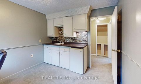 Photo 15 at 149 Worsley Street, City Centre, Barrie