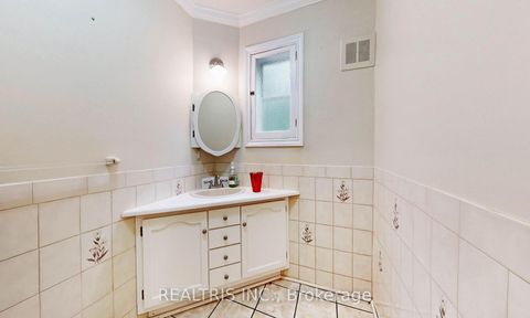 Photo 31 at 149 Worsley Street, City Centre, Barrie