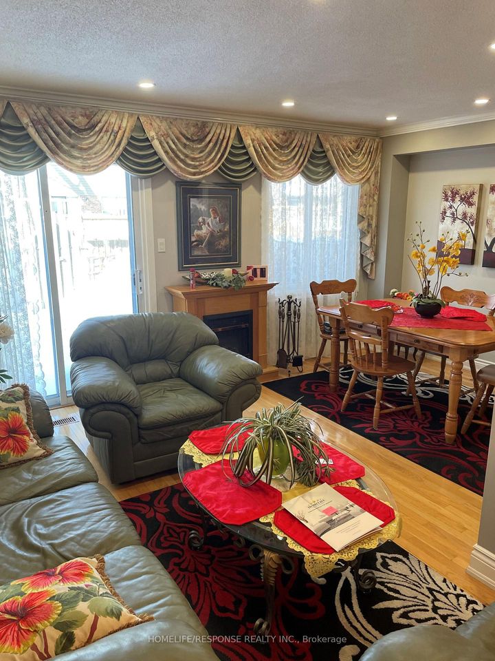 Photo 2 at 21 - 2035 ASTA Drive S, Cooksville, Mississauga