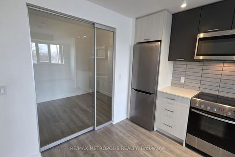 Photo 9 at 307 - 2300 St Clair Avenue W, Junction Area, Toronto