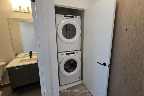 Photo 12 at 307 - 2300 St Clair Avenue W, Junction Area, Toronto