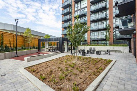 Photo 17 at 307 - 2300 St Clair Avenue W, Junction Area, Toronto