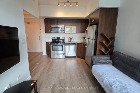 Photo 2 at 813 - 55 East Liberty Street, Niagara, Toronto