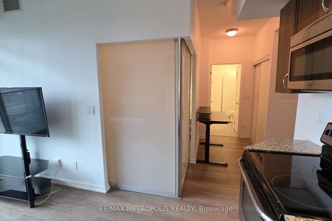 Photo 6 at 813 - 55 East Liberty Street, Niagara, Toronto