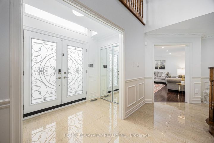 Photo 7 at 11 Wendover Court, Bayview Hill, Richmond Hill