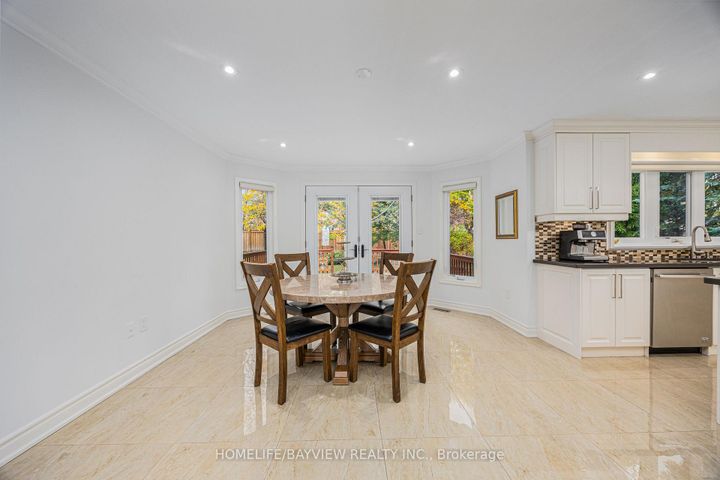 Photo 16 at 11 Wendover Court, Bayview Hill, Richmond Hill