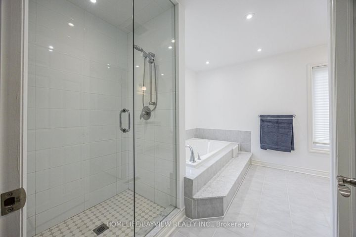 Photo 24 at 11 Wendover Court, Bayview Hill, Richmond Hill