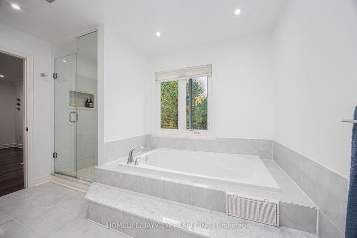 Photo 31 at 11 Wendover Court, Bayview Hill, Richmond Hill