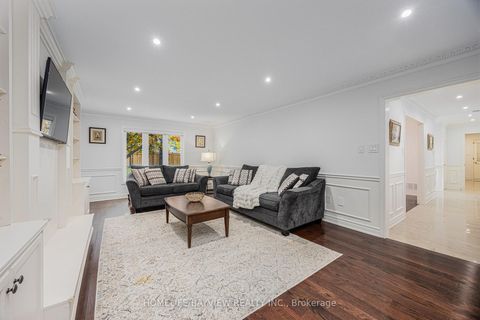 Photo 13 at 11 Wendover Court, Bayview Hill, Richmond Hill