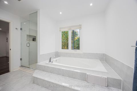 Photo 31 at 11 Wendover Court, Bayview Hill, Richmond Hill