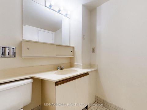 Photo 17 at 406 - 188 Spadina Avenue, Chinatown, Toronto