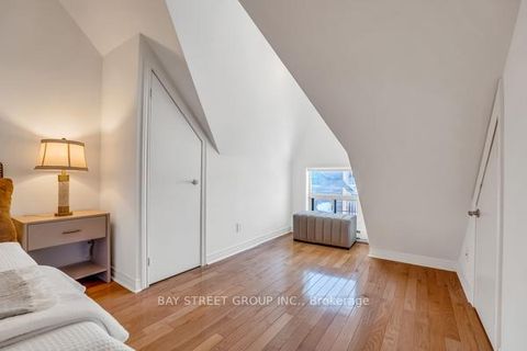 Photo 38 at 18 Wiltshire Avenue, Pellam Park, Toronto