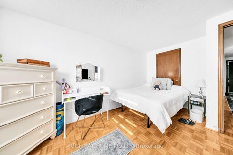 Photo 10 at 8 Terra Road, East Woodbridge, Vaughan