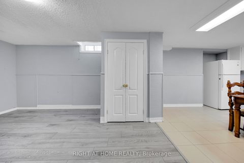 Photo 28 at 8 Terra Road, East Woodbridge, Vaughan