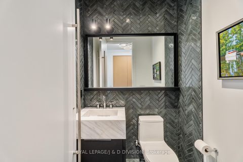 Photo 11 at 710 - 1 Strathgowan Avenue, Lawrence Park South, Toronto