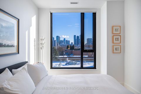 Photo 12 at 710 - 1 Strathgowan Avenue, Lawrence Park South, Toronto