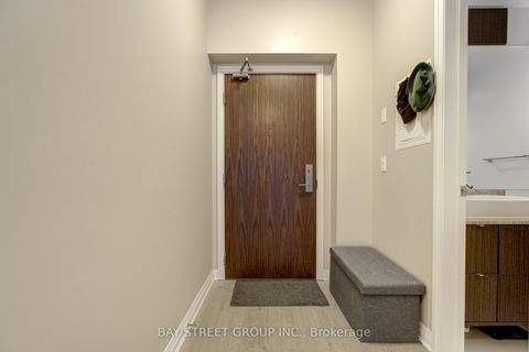 Photo 2 at 909 - 8 Mercer Street, Waterfront Communities C1, Toronto