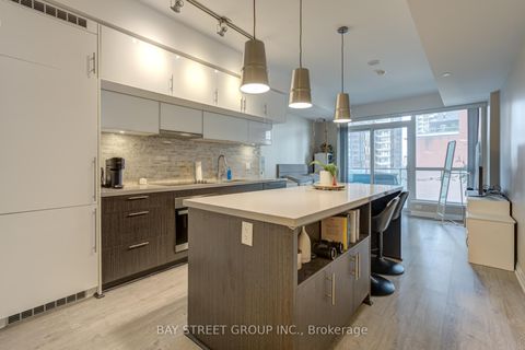 Photo 4 at 909 - 8 Mercer Street, Waterfront Communities C1, Toronto